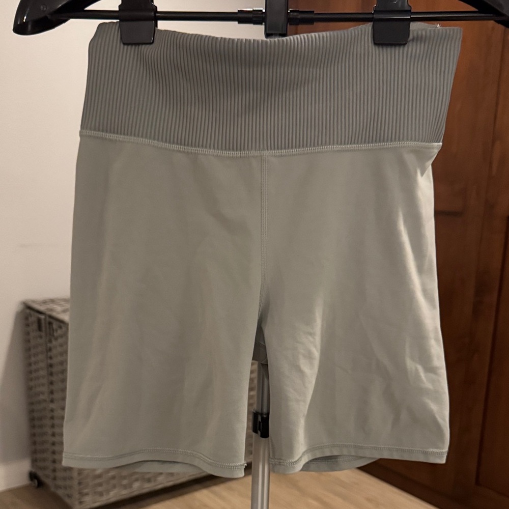 Vuori High-Waisted Shorts